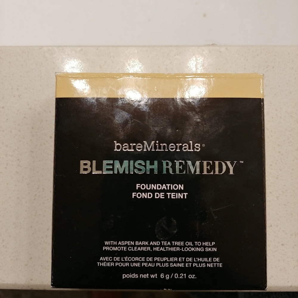 bareMinerals Blemish Remedy Powder Foundation